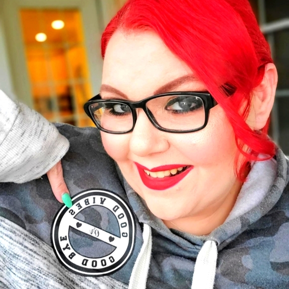 Meet your Posher, Em! - Picture 4 of 8